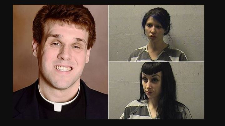 ¡Grabaron TODO! Descubren a sacerdote mientras tenía relaciones con dos dominatrices en el atrio