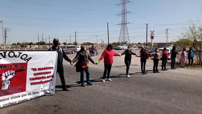 "Estamos cansados de la incertidumbre": Maestros interinos reclaman su plaza