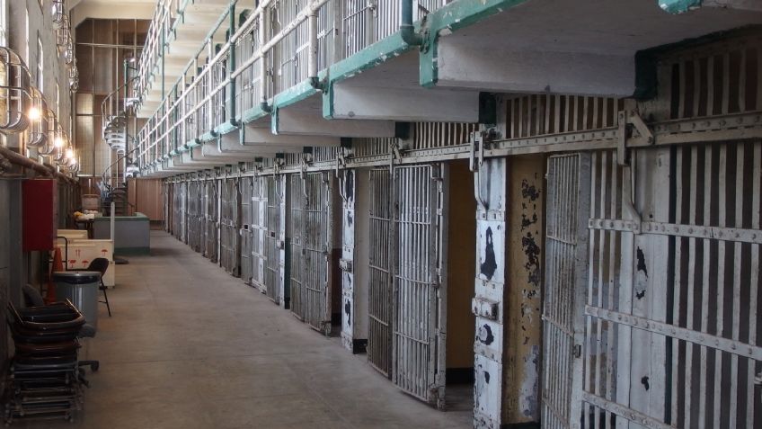 VIDEO: Por feminicidio de Victoria en Tulum, son trasladados 4 policías, informa FGE