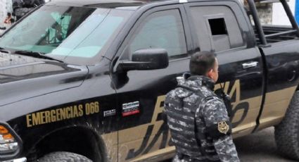 Jalisco: Hallan automóvil con impactos de bala y dos cadáveres; los habrían acribillado
