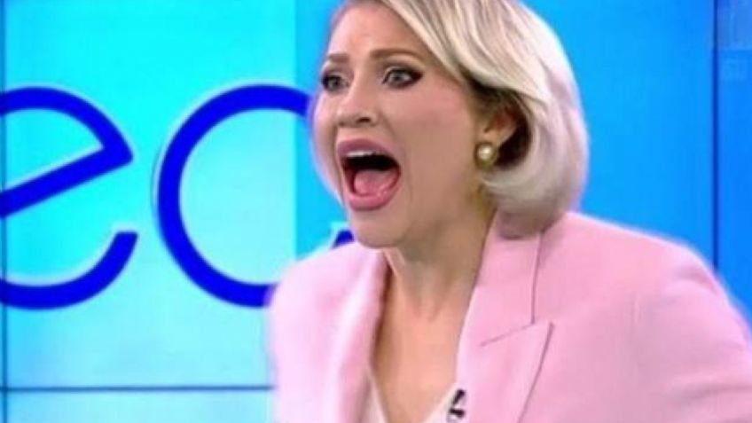 VIDEO: ¡Increíble! En plena trasmisión en vivo, mujer ataca a conductora con un ladrillo