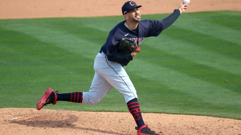 Crece su legado; Oliver Pérez es incluido en el roster final de los Indios de Cleveland