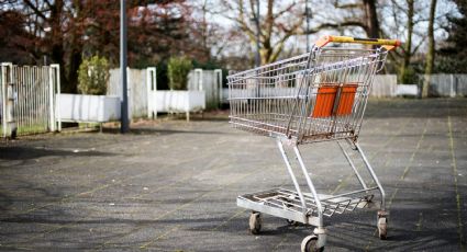 Aterrador feminicidio: Encuentran a una mujer encobijada en un carrito de supermercado