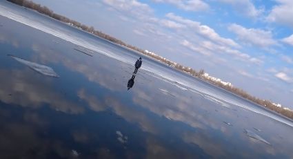 VIDEO: Pescador le salva la vida a un niño que estaba flotando en un pedazo de hielo