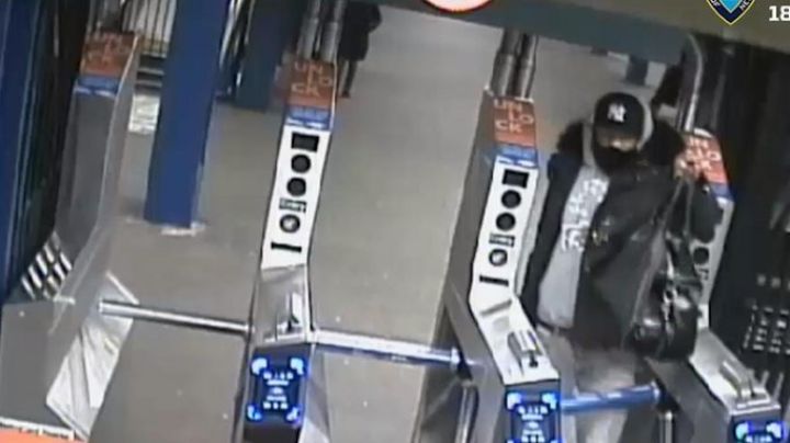 Sujeto de origen hispano trata de robarse a un niño en el metro de NY; autoridades logran detenerlo