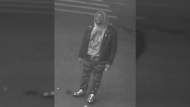 "No digas nada o te disparo": Ultrajan y golpean a joven antes de que entrara a su casa