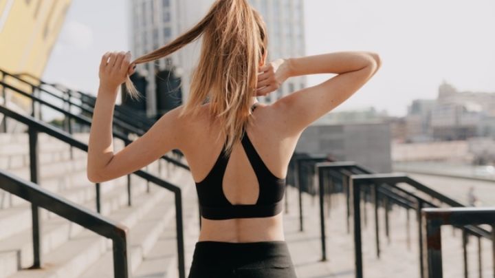 ¿Pasas mucho tiempo sentado? Olvídate de la molesta joroba con estos ejercicios