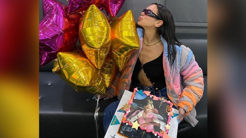 Dua Lipa se roba los corazones de fans con espectacular 'outfit' rosado