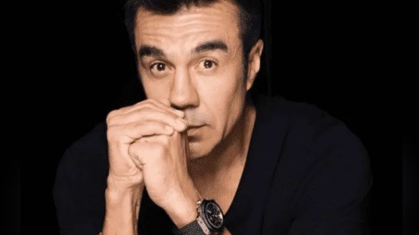 ¿Qué está pasando? Adrián Uribe aparece al lado de esta mujer ¡como nunca antes visto!