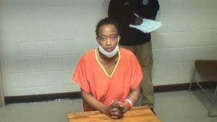 A sangre fría: Mujer arrolla a un ciclista, se baja del auto y lo remata de un disparo