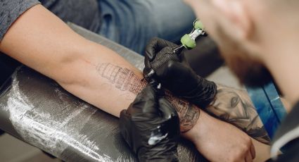 Aprende cómo hacer que tus tatuajes en el brazo no se desvanezcan con el tiempo