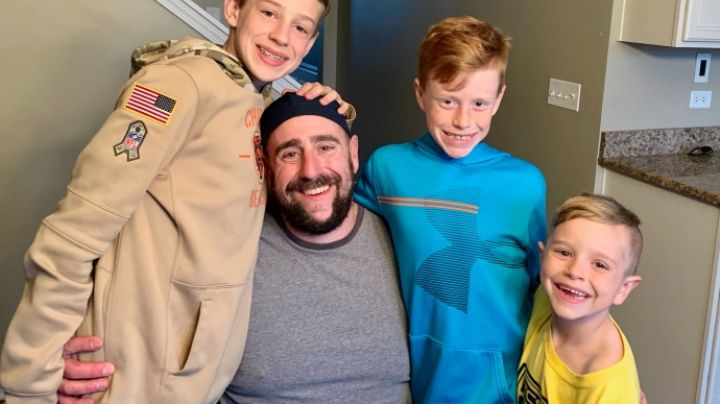 ¡Héroe! Padre sacrifica su vida para salvar a su hijo de una fuerte corriente marítima