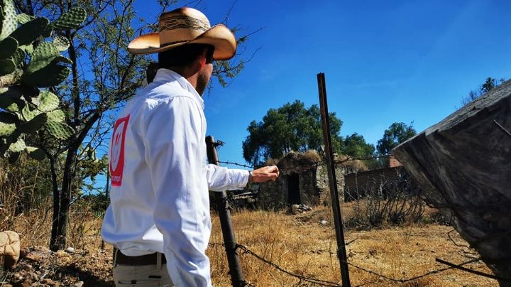 VIDEO: ¡Impactante! Civiles lanzan bomba e incendian casa de candidato en Guanajuato
