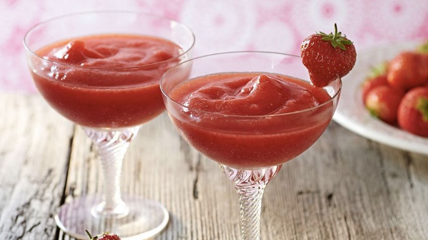 Prepara este daiquiri de fresa y brinda por el intenso calor de la primavera