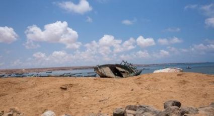 Mueren ahogados 20 inmigrantes tras ser arrojados al mar por traficantes de personas