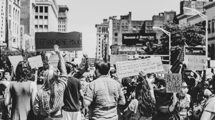 VIDEO: Manifestantes en Chile incendian monumentos; van contra el Gobierno de Piñera