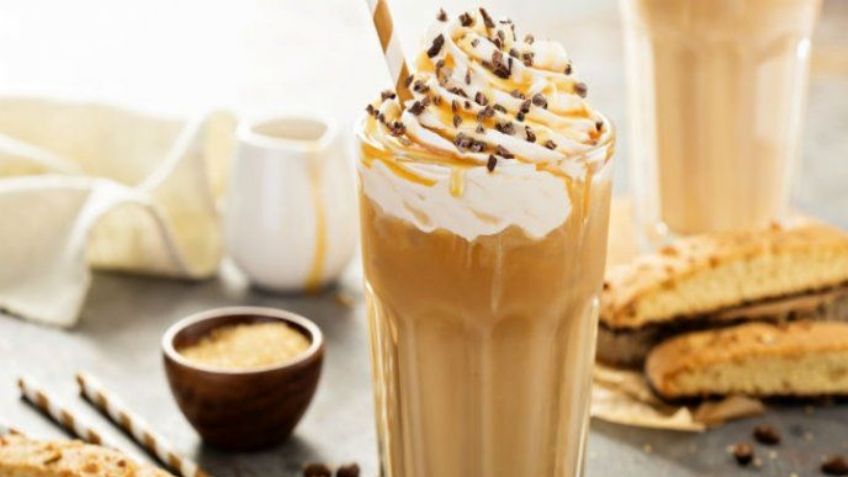 Dale un nuevo sabor a tu café de todos los días con esta versión de carlota de limón