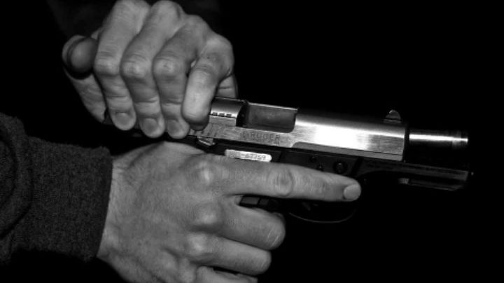 Encuentran el cuerpo de un adulto mayor con un tiro en la cabeza en la Condesa; se habría suicidado