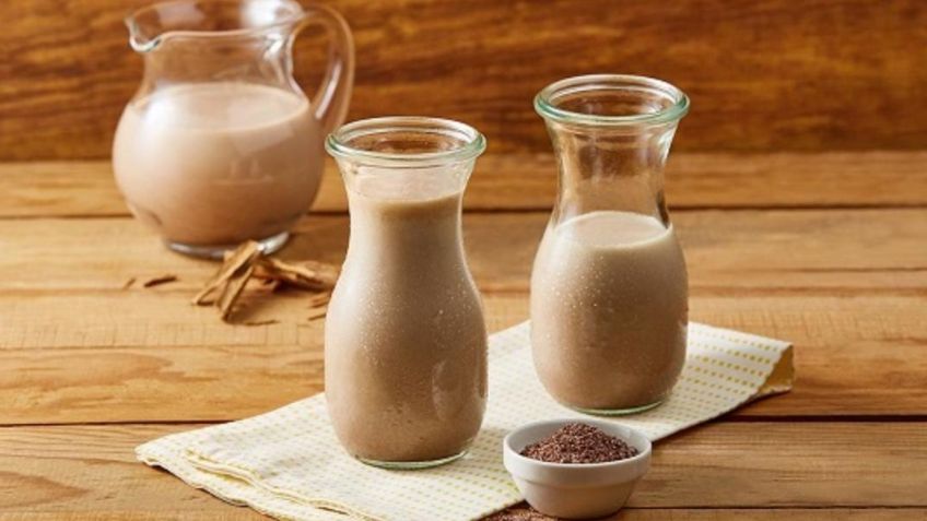 Refresca tus tardes calurosas con esta rica agua de horchata con chocolate