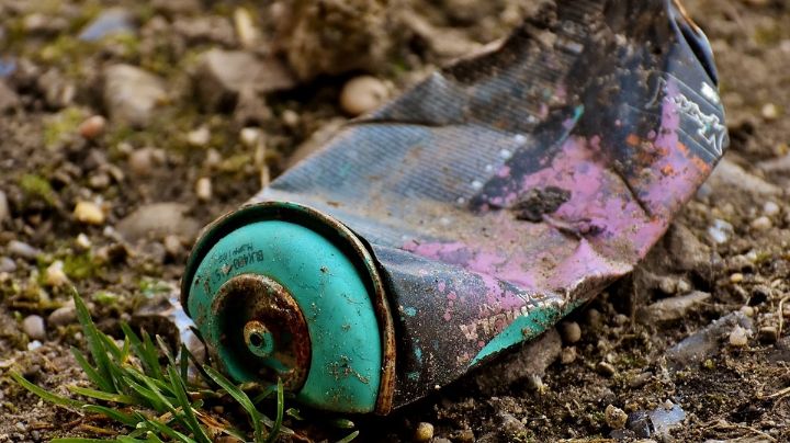 Amanecen mensajes de amenaza en casas de Nuevo León; presunta autoría de grupo delictivo