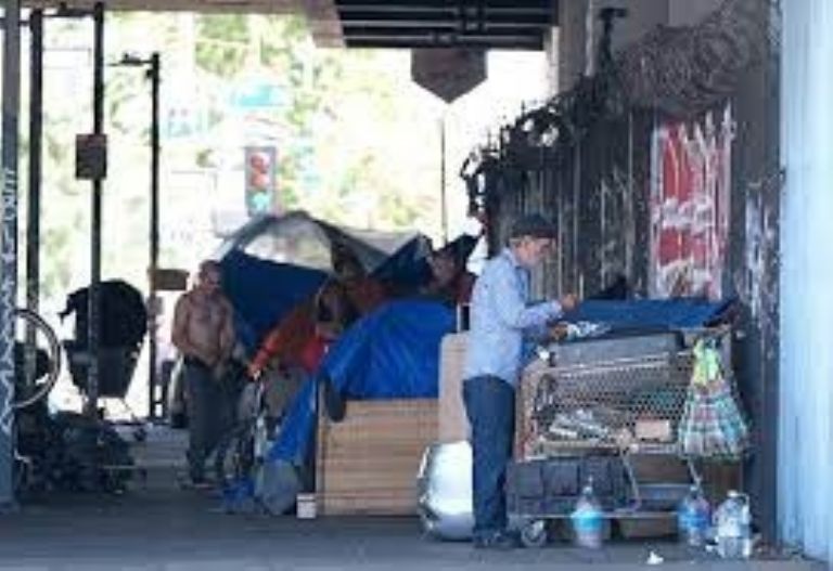 William le dio comida 'envenenada' a vagabundos