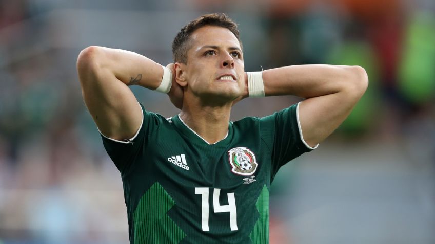 "Por eso no metes goles": Revientan a 'Chicharito' por publicitar suplementos alimenticios