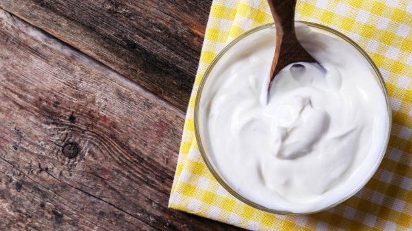 Completa tus desayunos de la semana con este yogurt griego hecho en casa