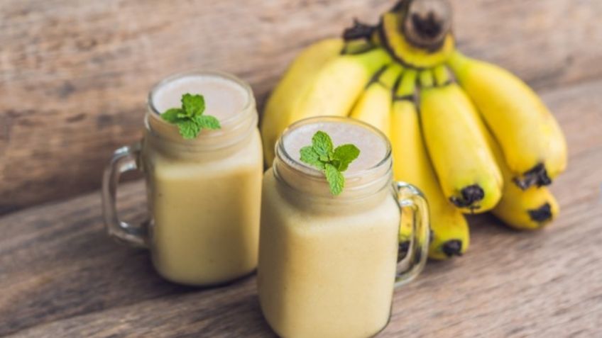 Consigue las fuerzas que necesitas para el día con un licuado de plátano con huevo