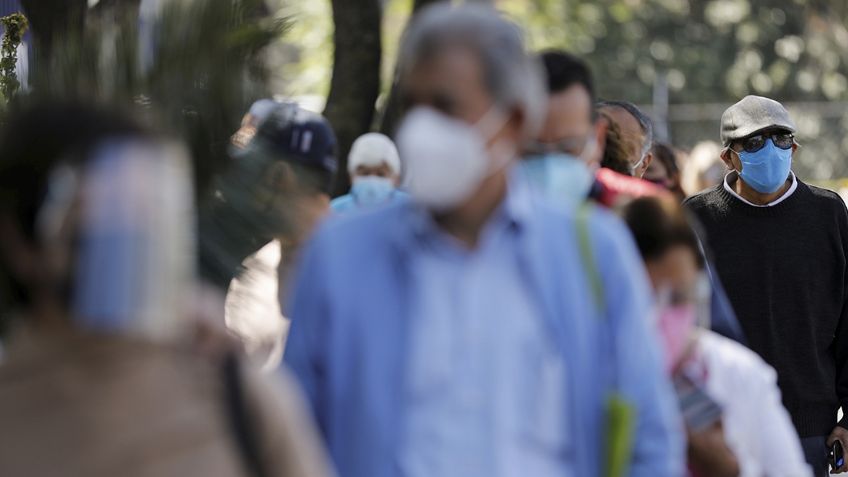 ¡Aplausos! Casi 100 'Abuelitos' de zona marginada son vacunados gracias a niña de 12 años