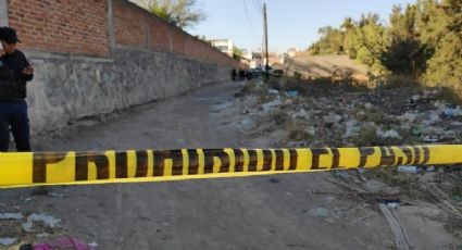 Terror en Jalisco: Tiran cadáver encobijado cerca de unas canchas de futbol en Tonalá