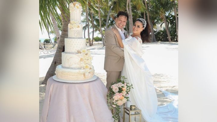 ¡Amor eterno! Carolina 'La Venenosa' Sandoval se casa a la orilla del mar