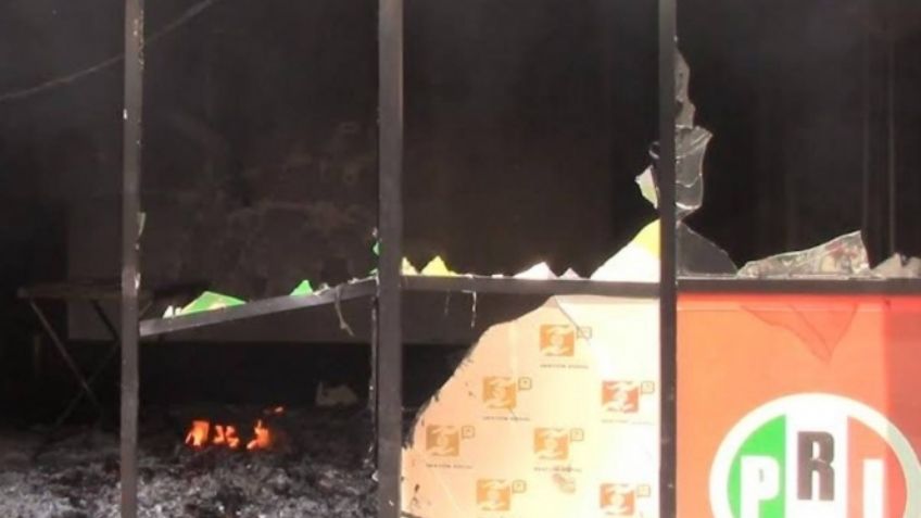 En llamas: Incendian oficinas del PRI en Chiapas; manifiestan repudio a candidatos