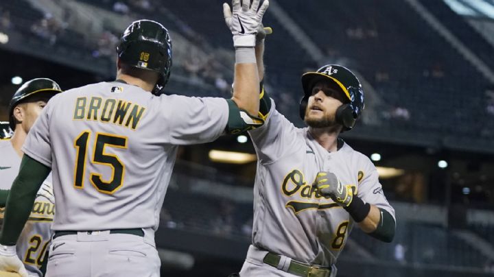 Lowrie comanda la remontada de los Atléticos a Diamondbacks con cuadrangular