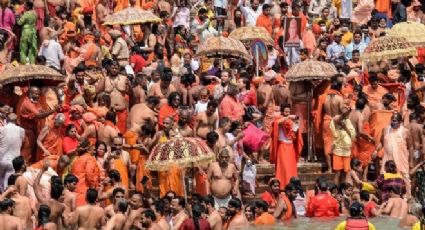 Miles de peregrinos dan positivo a Covid-19 tras asistir a celebración religiosa en la India
