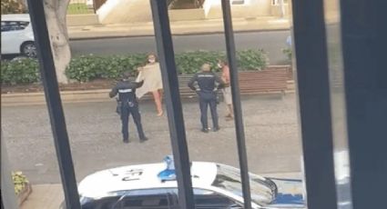 ¡Sin pudor! Pareja de exhibicionistas es arrestada frente a una escuela de España