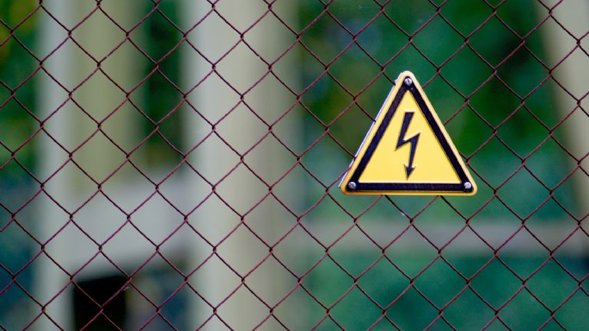 FOTOS: En terrible accidente, muere mujer conductora de taxi; chocó contra una pared