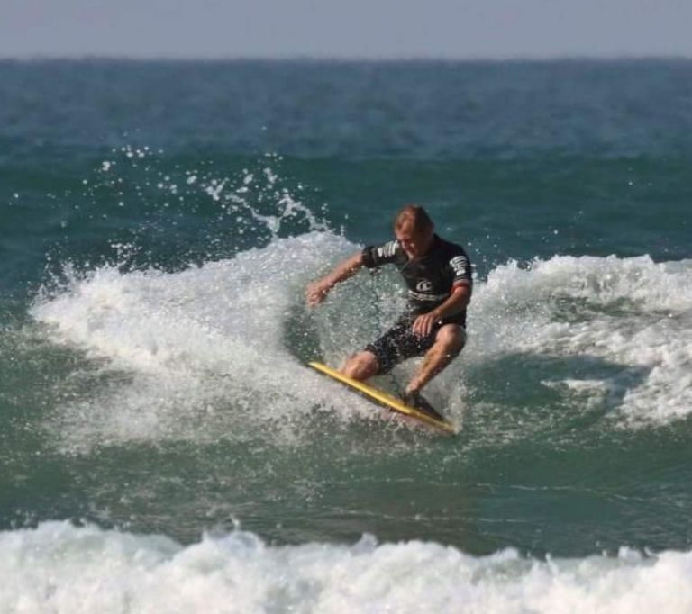 Robert Frauenstein desapareció mientras surfeaba