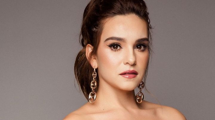 Conductora de Televisa enternece redes; le lee un cuento para dormir a su hijo mayor