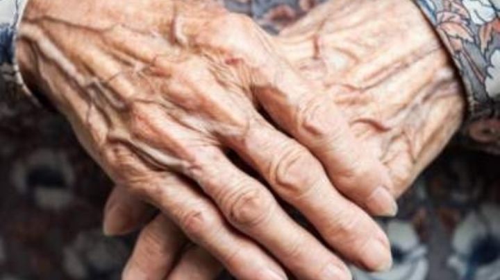 De no creerse: Mujer asesina a su abuela con un martillo porque "Dios se lo ordenó"