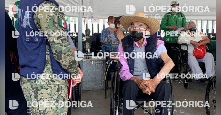 Luis Echeverría reaparece ante las cámaras