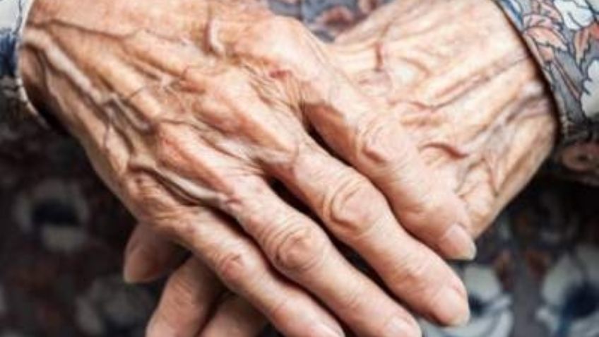 De no creerse: Mujer asesina a su abuela con un martillo porque "Dios se lo ordenó"