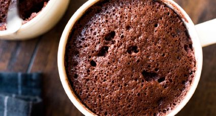 ¡Solo necesitas 3 minutos! Esta receta de brownies en taza te sorprenderá
