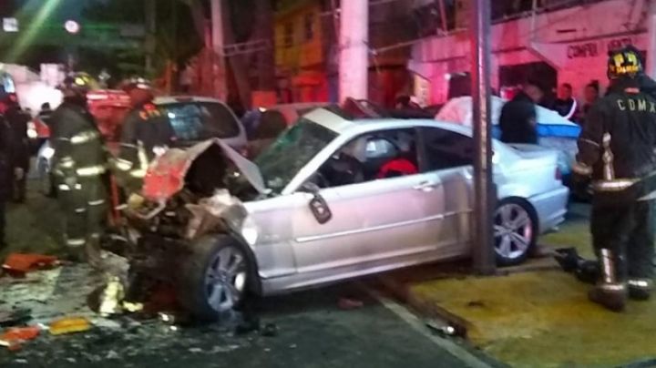 Choque de vehículo deportivo deja 2 muertos y 2 lesionados en Iztapalapa