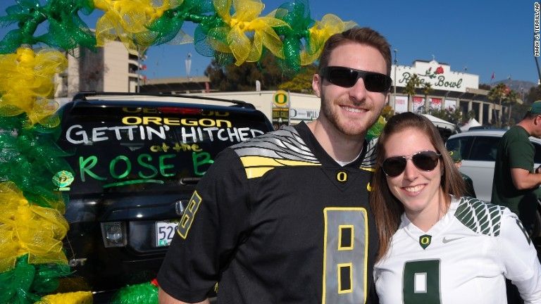 Lisa DeFluri está acusada de abuso sexual