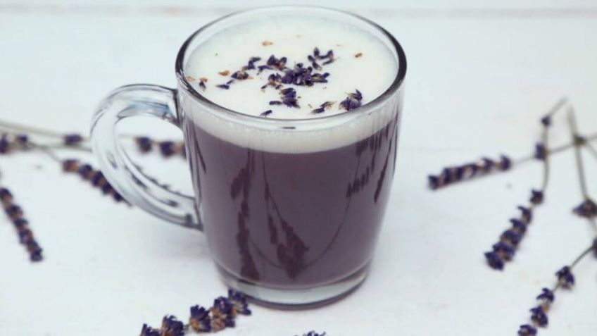 Olvídate del insomnio con un fabuloso y colorido latte de lavanda