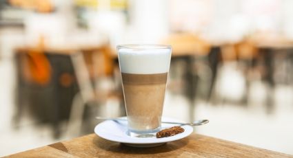 Llena tu lunes de energía con este rico cappuccino espumoso sin cafetera