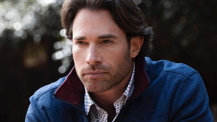 ¡Lo mandan a volar! Sebastián Rulli presume vuelo en parapente con increíbles VIDEOS