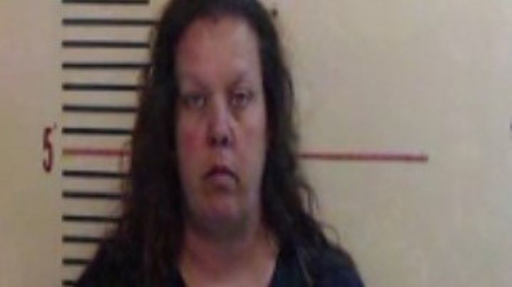 "Estoy enamorada": Descubren amorío entre maestra y alumno de 15 años por mensaje de voz