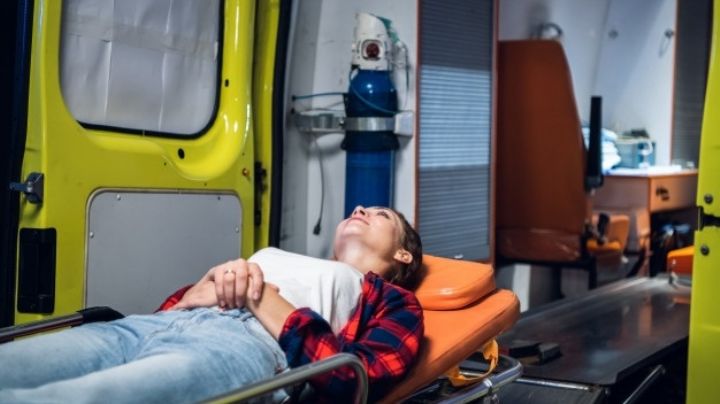 Jóvenes se convulsionan, pierden la razón y van al hospital; salieron a un bar y bebieron lo mismo