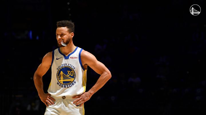 ¡El ‘Chef’ está ‘on-fire’! Curry anota 49 puntos y Warriors vencen a los 76ers